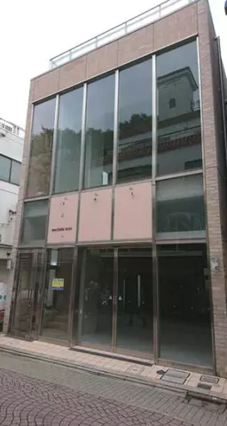 原宿駅 徒歩2分 1-2F一括 駅近!竹下通り沿い一括貸し店舗物件【飲食不可】