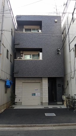 沼袋親交会商店街沿いの1階路面物件!!2022年11月竣工の新築物件です!!外観