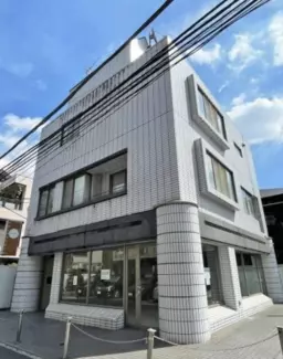 外苑前駅 徒歩3分 青山通り至近 1Fスケルトン物件 【軽飲食可】外観