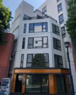 外苑前駅 徒歩7分 スケルトン物件 残置物有り 【重飲食・酒類提供店不可】外観
